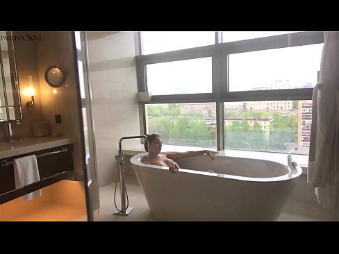 ❤️ Une énorme nana se branlant passionnément la chatte dans la salle de bains ☑ Vidéo anal at us fr.newsexxxx.ru
