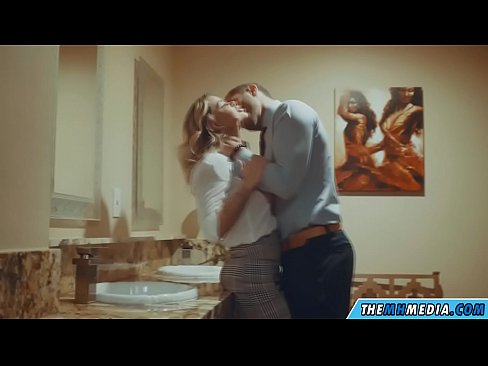 ❤️ Quand une blonde plantureuse vous séduit dans des toilettes publiques. ☑ Vidéo anal at us fr.newsexxxx.ru